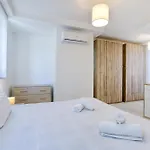 Sunny 2Br Penthouse With Spacious Rooftop Terrace By 360 Estates