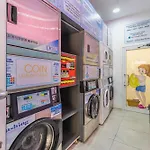 Well Located Studio 12 With Kitchen And Backyard