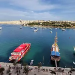 Magic Sea Views& Jacuzzi Holiday Apartment Sliema