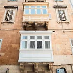 Valletta Waterfront 2 Beds Flat