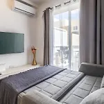 Deluxe Modern 2 Bedroom Apartment By Solea