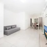 Vela Blu Apartments - Rose Court