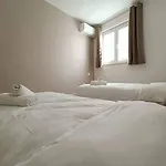 Cosy 2Bed Apartment In Manikata By Homely