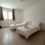 Cosy 2Bed Apartment In Manikata By Homely