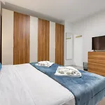 Grand 3Bed Burseley Terrace Fl2 Swieqi By Homely