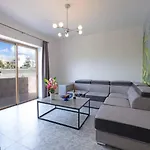 Villa Lorella - Private Pool, Jacuzzi By Homely