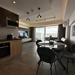 86 Spinola Bay