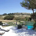 Bebbux Farmhouse