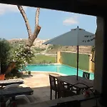 Bebbux Farmhouse