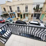 Cosy Close To Seafront A/C & Free W-Ifi