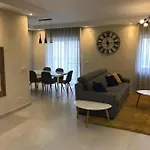 Stylish & Airy 2 Bedroom Apartment In Gzira