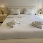 Spectacular Distant Seaview Apt