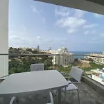 Spectacular Distant Seaview Apt