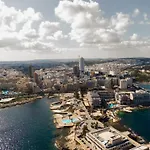 Seafront 3Br Apt In Sliema With Private Balcony By 360 Estates