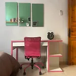 Cool - 2 Minutes From Sea