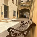 Character Maisonette Spinola Bay