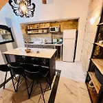 Charming Townhouse Prime Area Valletta