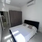 Sunny One Bedroom Apartment In Old Bakery Street