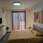 Stylish Modern Apartment.5