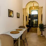 Characterful Ground Floor Townhouse