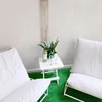 Cosy Seaside Apartment A Step Away From The Sea