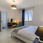 Sunny Penthouse Modern 2 Bdr - Sliema - Happy Rentals