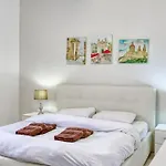 Wonderful And Spacious Seaview Apartment In Sliema
