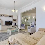 Wonderful And Spacious Seaview Apartment In Sliema