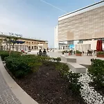 Upscale 2Br Apartment By The Promenade