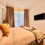 Deluxe Suite Mercury Tower