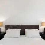 Modern 1Br Spacious Apartment With Terrace - Close To St Thomas Bay