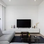 Modern 1Br Spacious Apartment With Terrace - Close To St Thomas Bay
