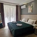 Sunshore N5 - Sea Views, Cozy Balcony, Steps From The Promenade