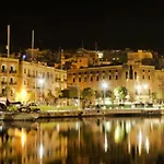 Authentic Studio With Maltese Balcony In Bormla By 360 Estates