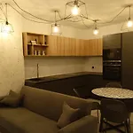 Designer Finished Apartment Close To The Beach