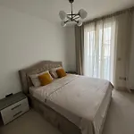Lucas Holiday Home