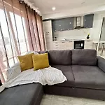Elegant 2 Bedroom Penthouse In St Julians Stj411