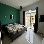 Sliema Spacious Room With Air-Condition Self Check In And Self Check Out