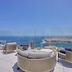 Chic 16Th-Floor Apartment With Stunning Sea Views