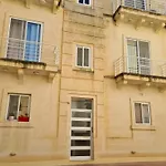 Tolfa Court Ghajnsielem Gozo