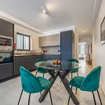Sunlit Serenity Modern Apartment With City Views