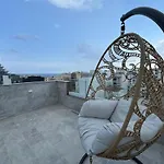 Balcony Hotel