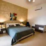 Swieqi, Luxury Apartment, 3Bd - 2 Bh, Sleeps 6