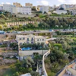 Central 1Br Penthouse With Terrace In St Julians By 360 Estates