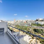 Central 1Br Penthouse With Terrace In St Julians By 360 Estates