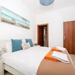 Hillock Residence Apartments
