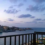 3 Bedroom, 2 Bath Sliema Apt, Amazing Views