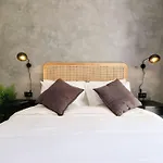 Vibranty Lux - Top Location, Minutes From Sandy Beach