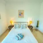 Bright & Spacious 3 Bedroom, Shared Garden Jell1-1