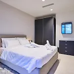 Sky High Luxury Apartment In Mercury Towers With Infinite Seaviews